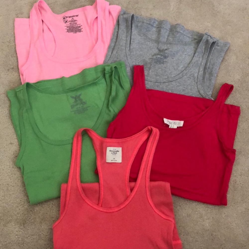 Tanks Bundle (5 MEDIUM Tank Tops)